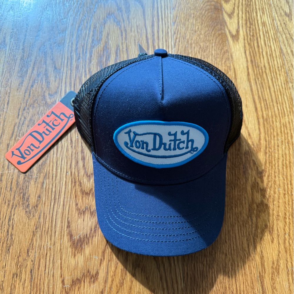 NEW WITH TAGS Von Dutch Trucker Hat in Navy (One Size)